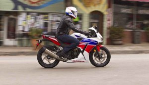 2015-honda-cbr300r-cb300f-tech-talk-03