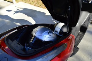 122314-2014-Kymco-300t-Detail-0193-585x389